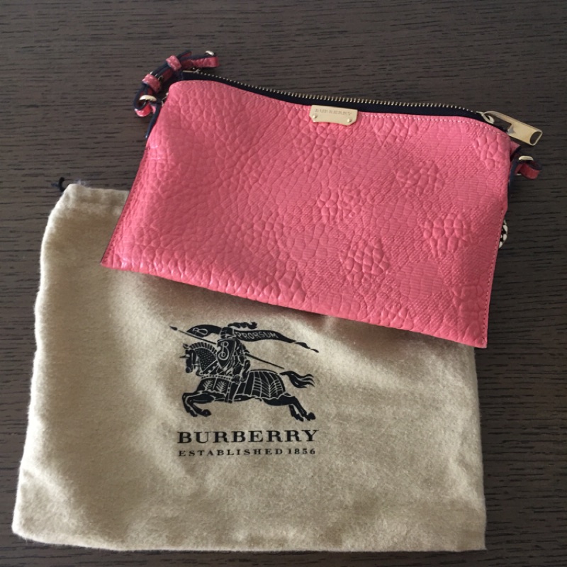 Burberry 蜜桃粉鏈帶側背包