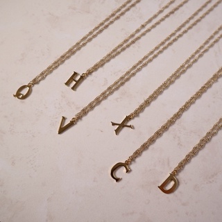 【𝓥𝓪𝔃𝔃𝓵𝓮®︎】Gold Letter Necklace26英文字母18k金項鍊 客製字母項鍊 鎖骨鏈