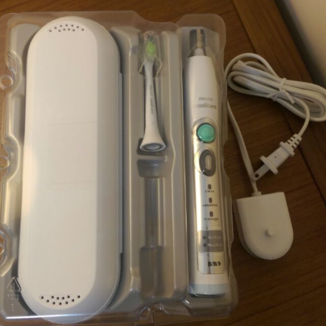 PHILIPS 飛利浦音波電動牙刷HX6962(牙刷+刷頭+充電器+保護蓋+旅行盒)