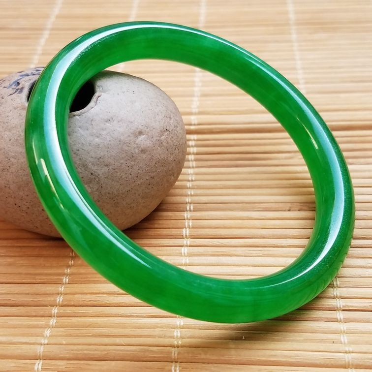 天然綠色玉石手鐲 圓條深綠鐲子 冰透玉石