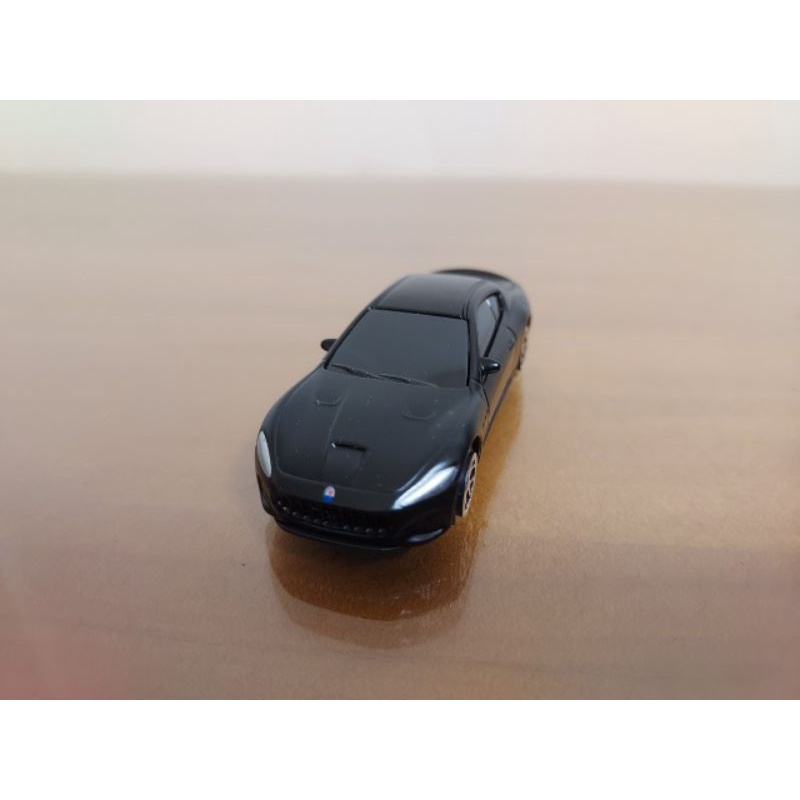 全新盒裝~1:64~瑪莎拉蒂 GRAN TURISMO 消光黑色 黑窗合金滑行車