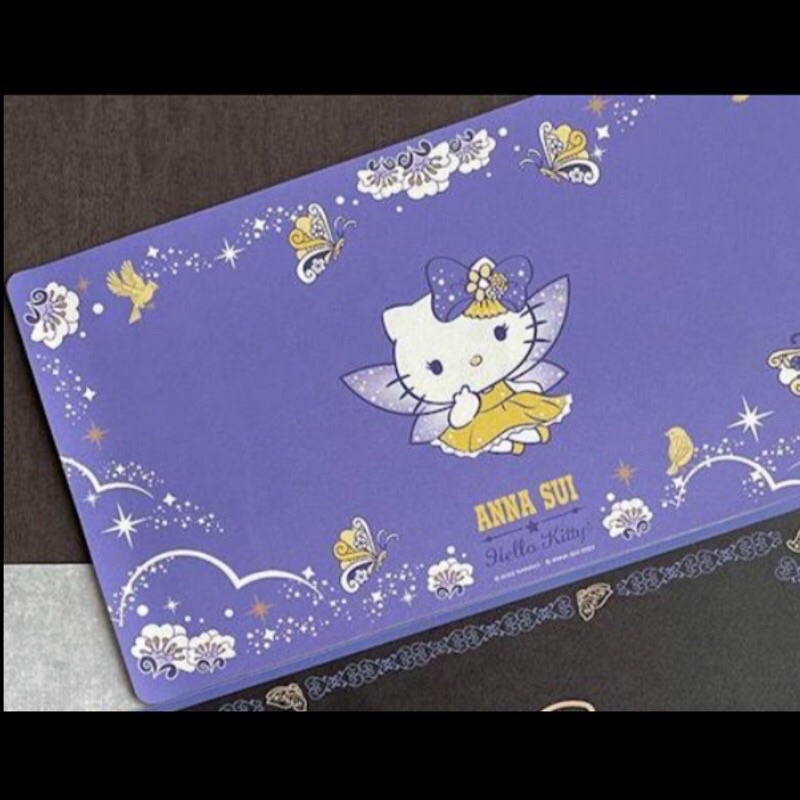 全新 ANNA SUI x Hello Kitty 造型皮革萬用桌墊 精靈款 現貨1