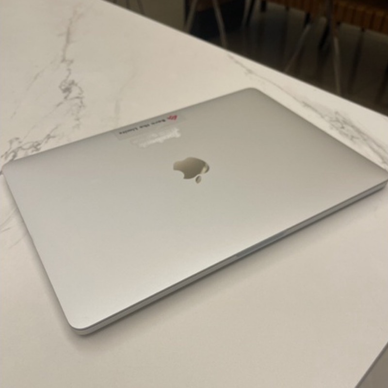 MacBook Pro (13吋 2019 , four thunderbolt 3 port 記憶體 16G 256G