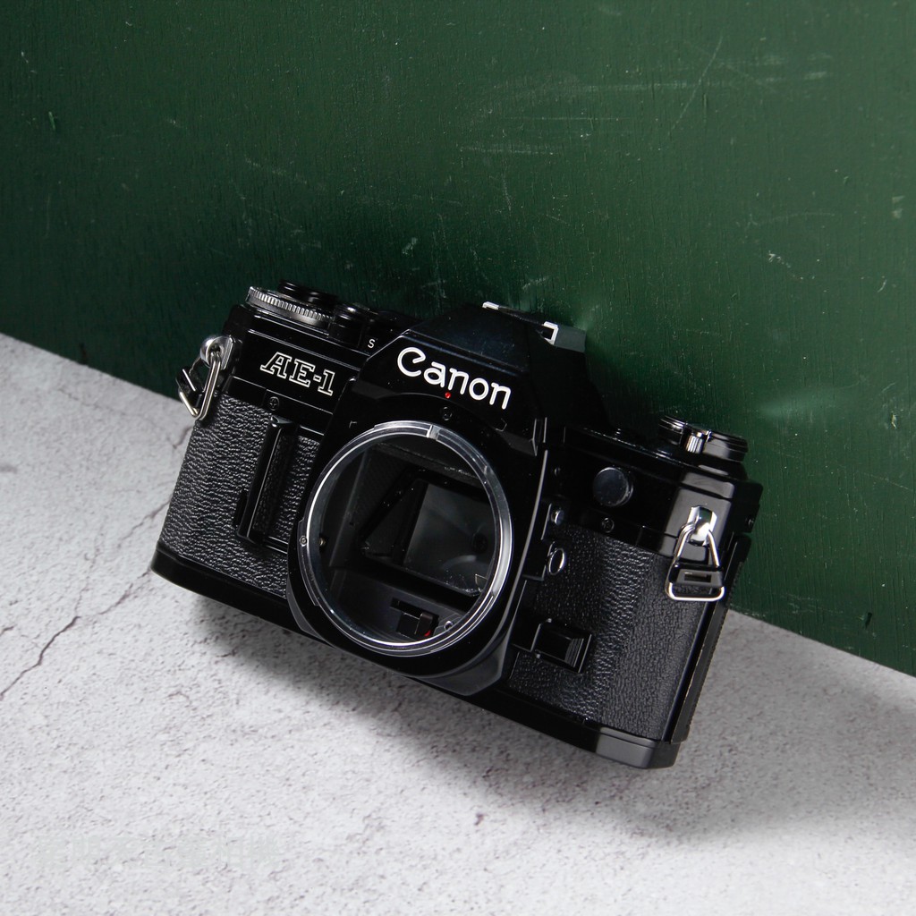 【星期天古董相機】CANON AE-1 BODY 單機身 黑機 單眼 底片 相機