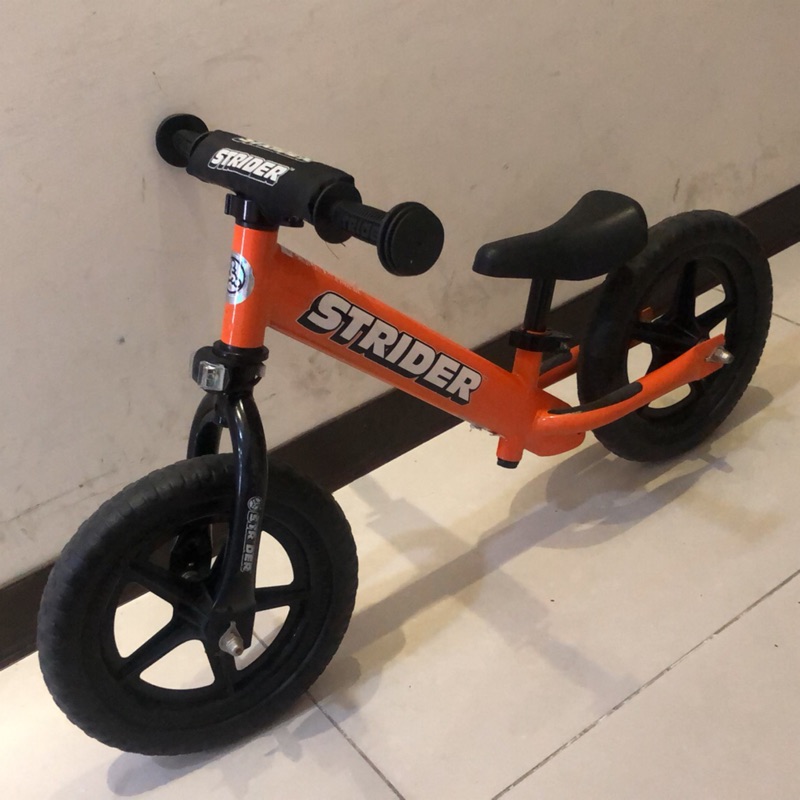 Strider sport 橘色滑步車（原廠輪胎與充氣輪組）