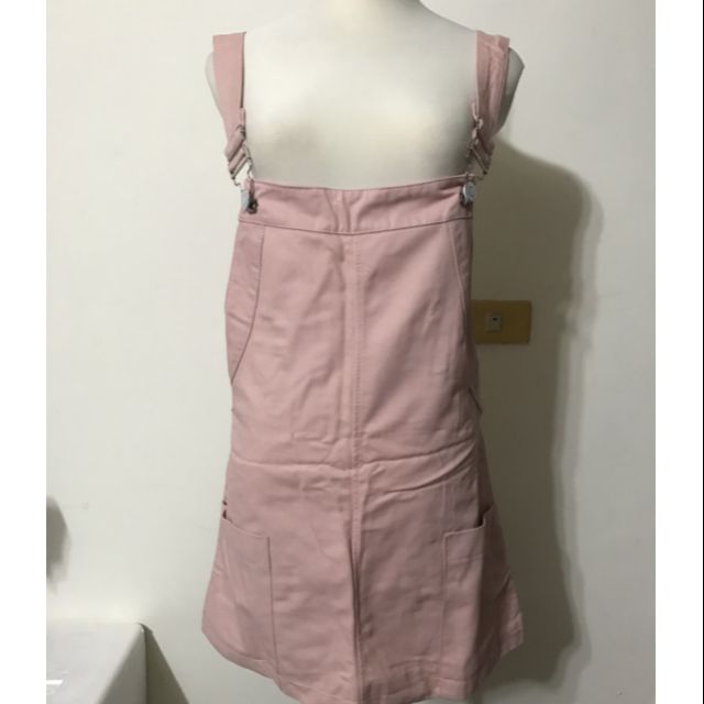 粉色牛仔口袋吊帶短裙