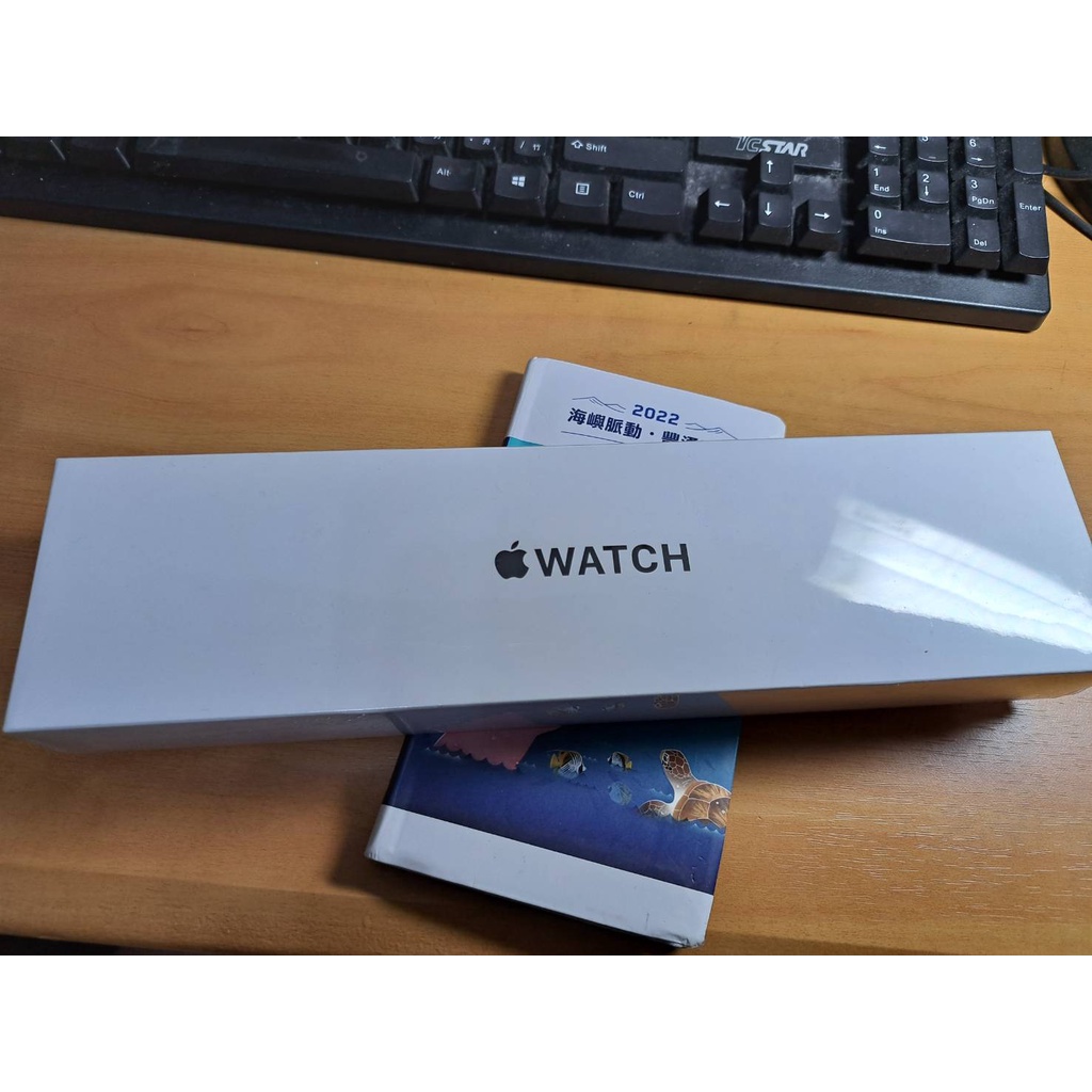 Apple Watch SE GPS 44mm 太空灰色鋁金屬錶殼 + 午夜黑色運動型錶帶