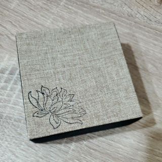 二手近全新-蓮花首飾盒 吊墜盒 項鍊盒 手珠盒 收藏盒 珠寶玉石首飾收藏包裝盒