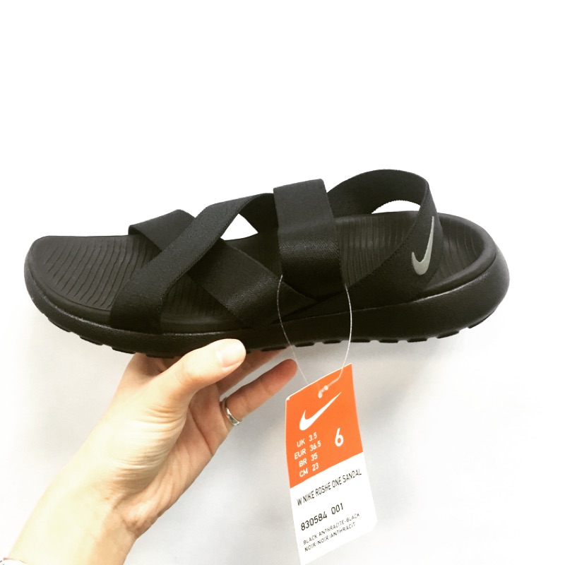 W Nike Roshe one sandal黑色涼鞋現貨附鞋盒US6 原價2580$ | 蝦皮購物