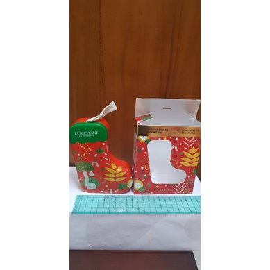 L'OCCITANE 歐舒丹彩球/ 豐收節慶彩球鐵盒 / 聖誕襪紅色款 / 單獨販售鐵盒，無內容物，可以裝飾聖誕樹
