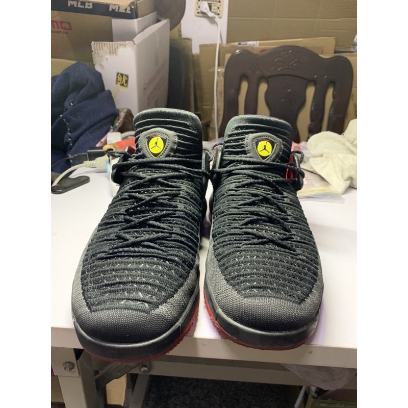 二手正品公司貨NIKE AIR JORDAN 32 LOW 法拉利配色 籃球鞋 US11號 AH3347-003