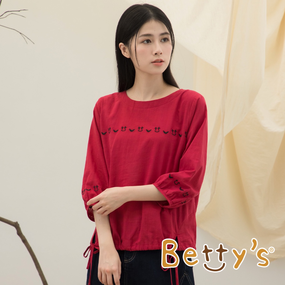 betty’s貝蒂思(15)胸前繡花圓領七分袖上衣(紅色)