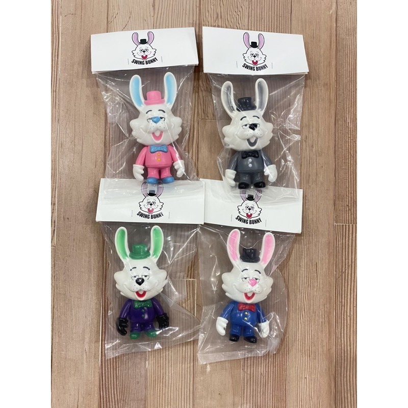 SWINGTOYS SWING BUNNY モノクロ ソフビ SWINGTOYS SWING BUNNY 蓄光