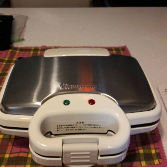 Vitantonio vwh-100K 鬆餅機，送三對烤盤