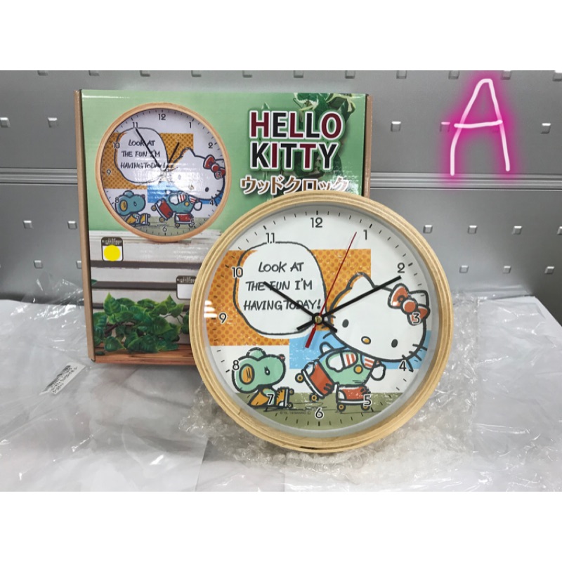 Toreba 日本空運 正版景品 Sanrio Hello Kitty 木製邊框 圓形 時鐘 掛鐘