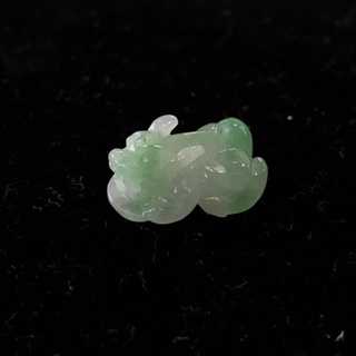 【如玉石專賣】貔貅 招財小物 手工雕刻翡翠A貨 吊墜 淡綠 證書保證！！！額外贈送精品禮盒