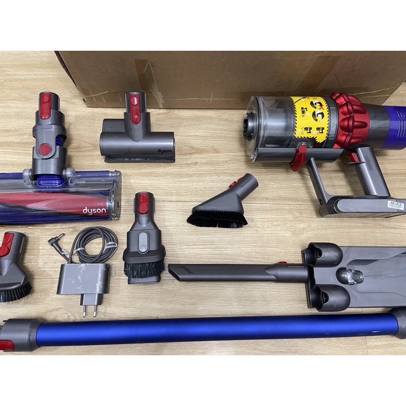 [宅瑞玩具屋|二手戴森]  dyson V10  配件多， 電池健康度100%，北市可自取，實惠的價格完整的售後服務