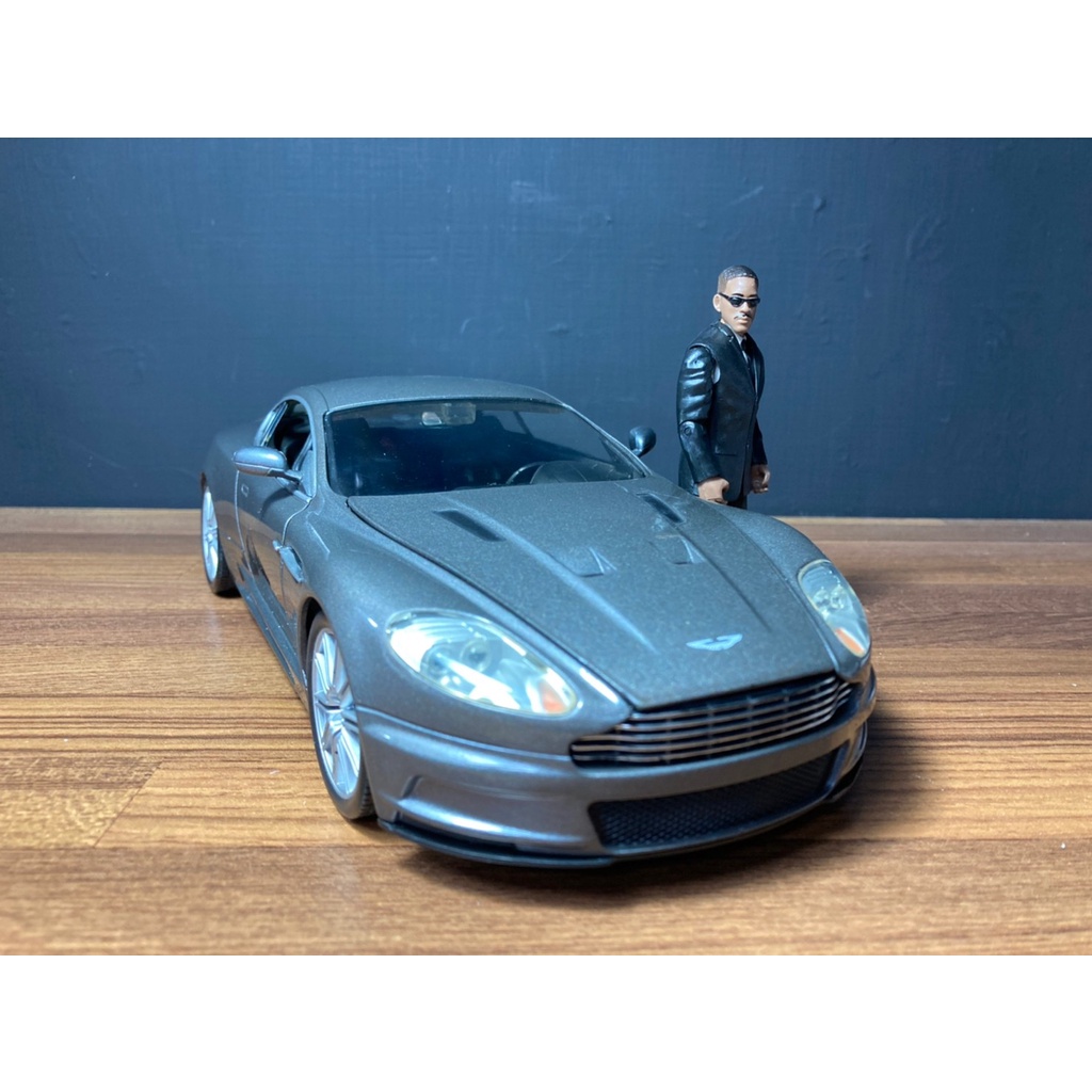 【收藏模人】ERTL  Aston Martin Bond DBS 銀色 007 詹姆士 龐德 1:18 1/18 無盒