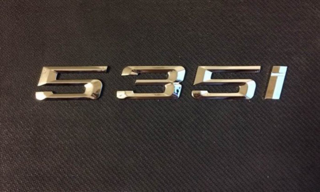 《※金螃蟹※》BMW 寶馬 535i 後車箱字體 鍍鉻銀