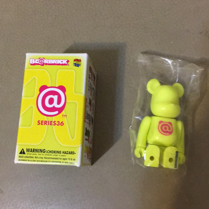 BE@RBRICK SERIES 36 字母@