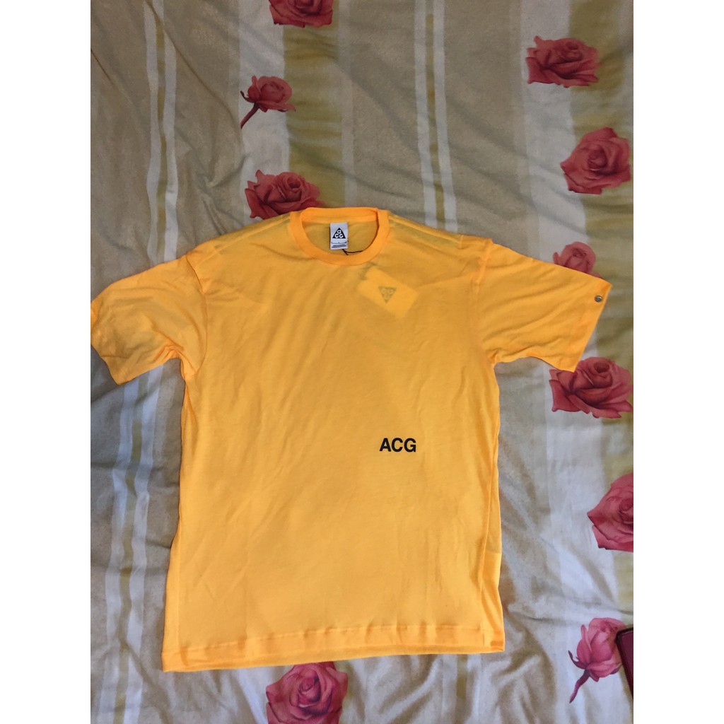 nike acg variable tee