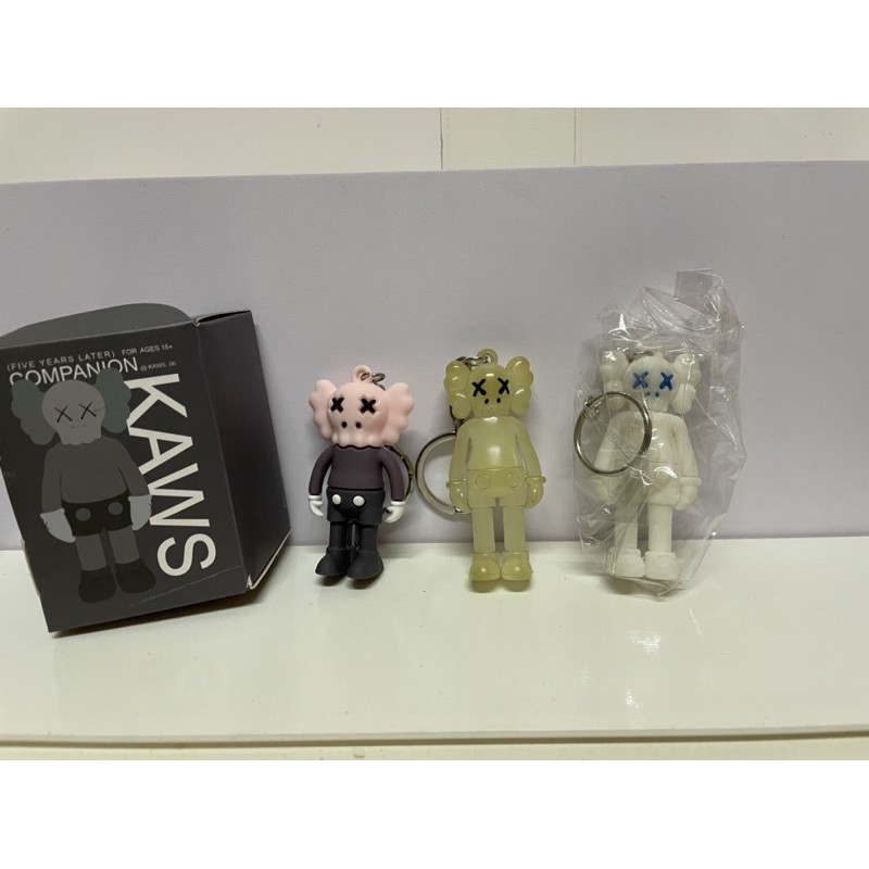 KAWS軟膠玩具公仔吊飾鑰匙圈
