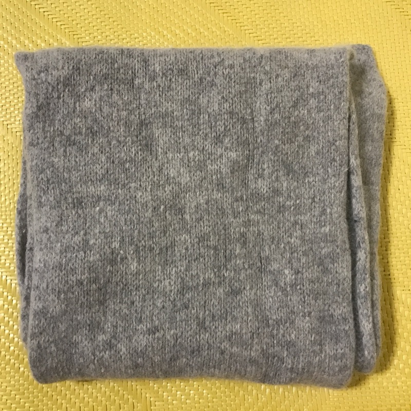 DKNY正品灰色圍巾