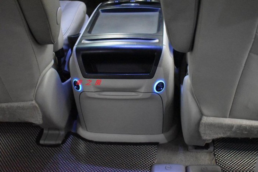 (車之房) SIENNA 車美仕 藍光雙孔USB 圓形款 充電橘光 1pcs 一個價格 施工另計