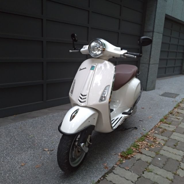 *自售9.5成新*偉士牌Vespa 2017白色/米白色 春天155cc ABS機車