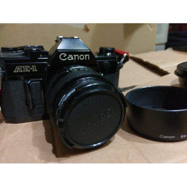 古董機Canon AE1，共4鏡頭（35-70mm)及90mm..等等如圖，缺錢便宜給需要的人