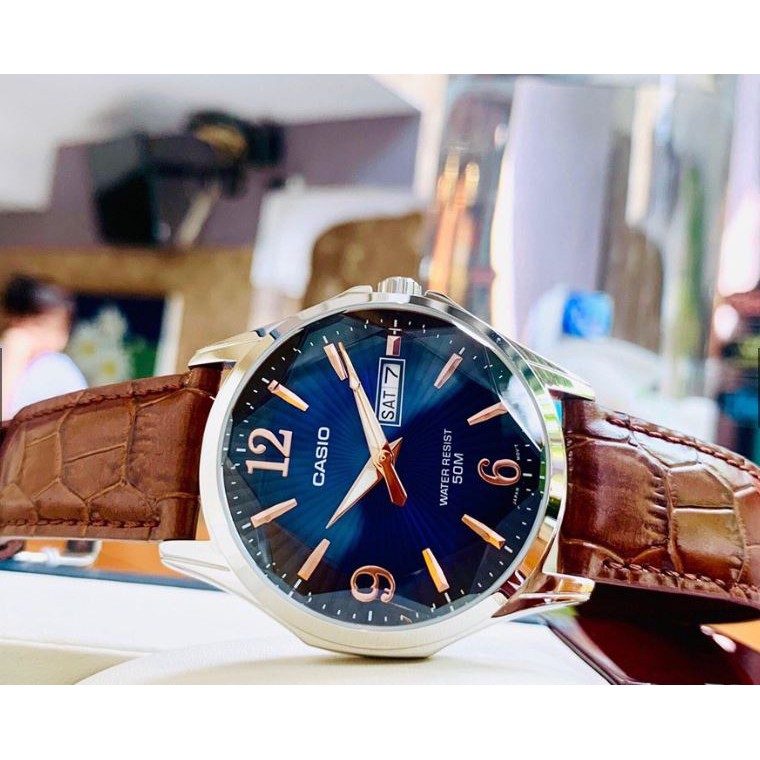 CASIO】六芒星閃耀皮帶紳士錶-藍X蜜桃金(MTP-E120LY-2A)正版宏崑公司貨| 蝦皮購物