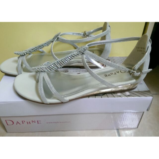 全新達芙妮Daphne白色平底涼鞋,size 36