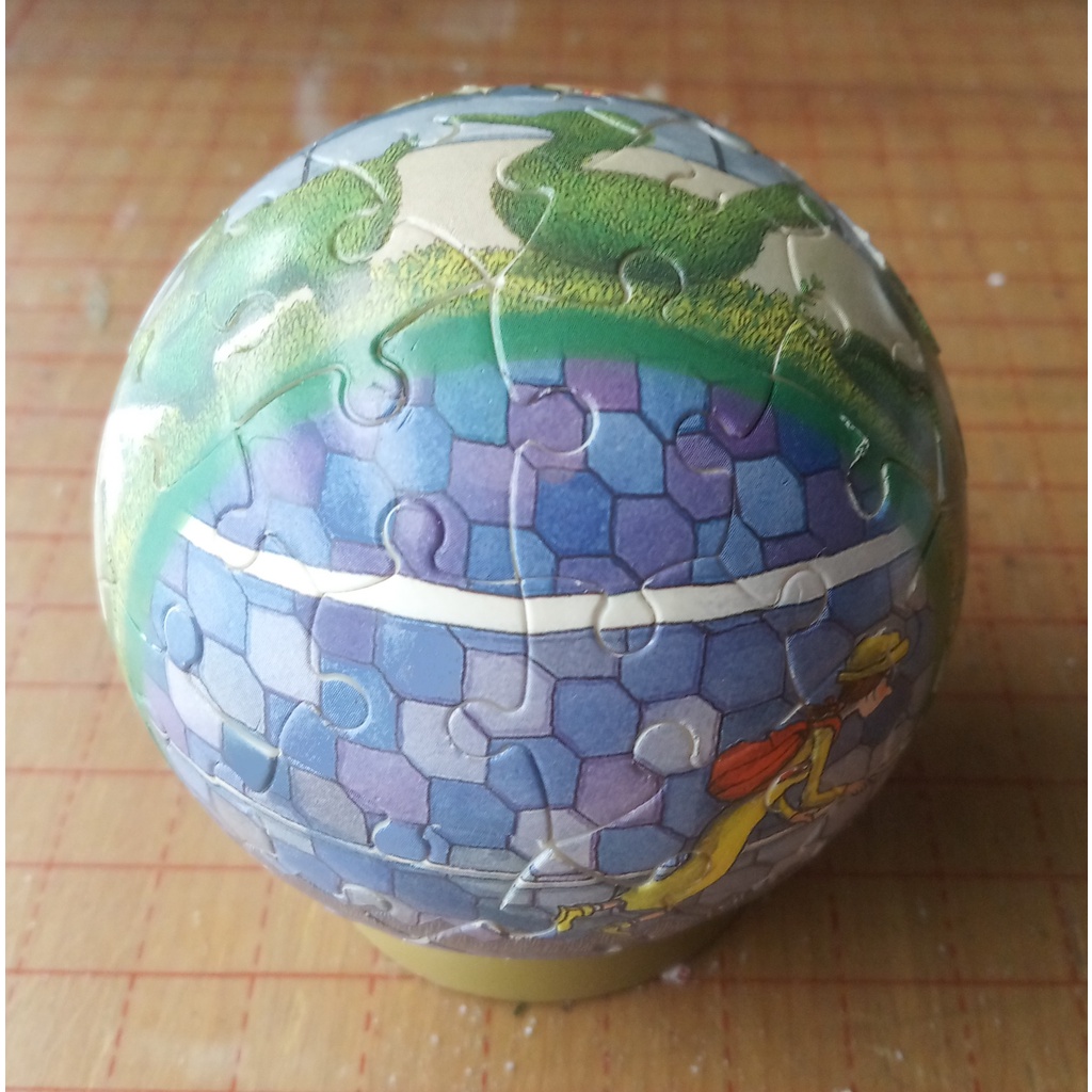 【貝琪二手商品】「幾米地下鐵 3D立體球型拼圖」／成長／玩具 &gt; 學習教具 &gt; 拼圖教具