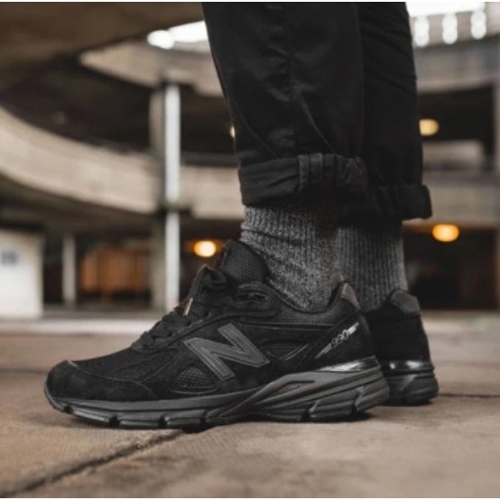 new balance 990 triple black