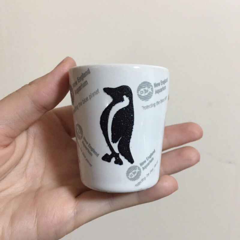 英國水族館 企鵝 小瓷杯 水族館禮品 紀念品 shot杯 卡通杯 陶瓷杯 杯子 居家擺飾 收藏擺飾【現貨】《AM》