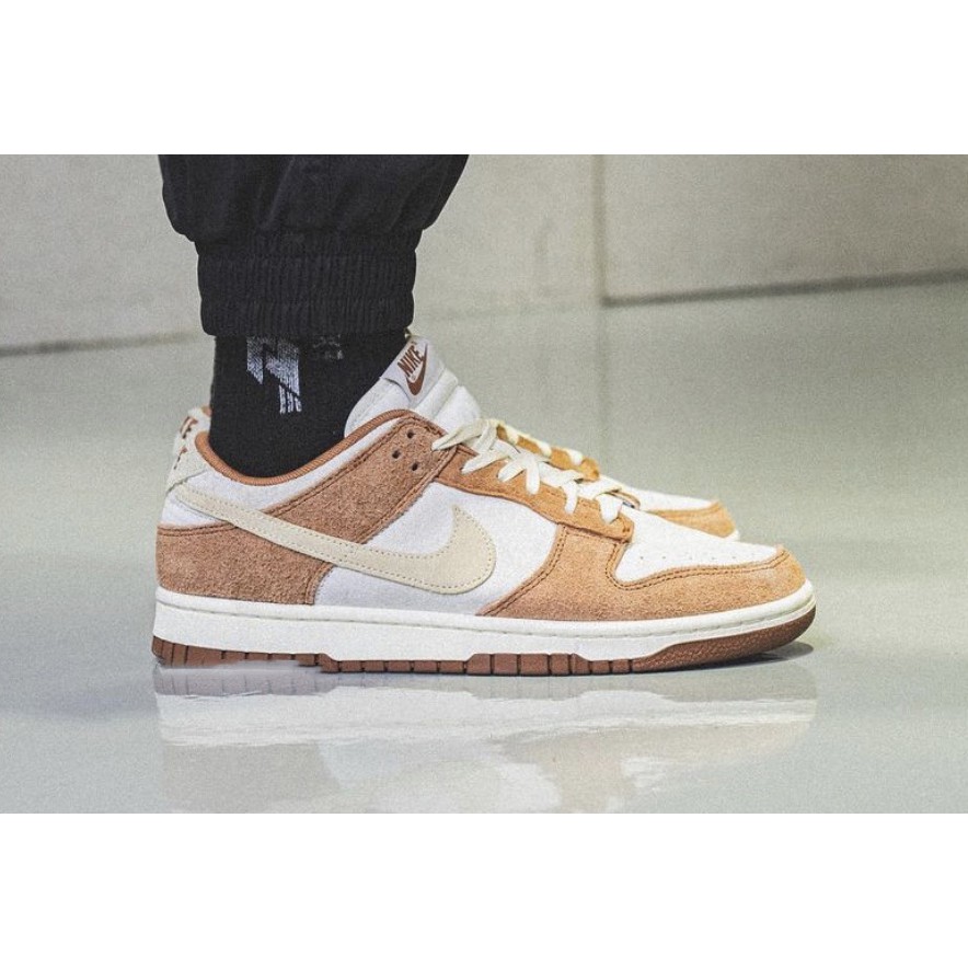 sb dunk low medium curry