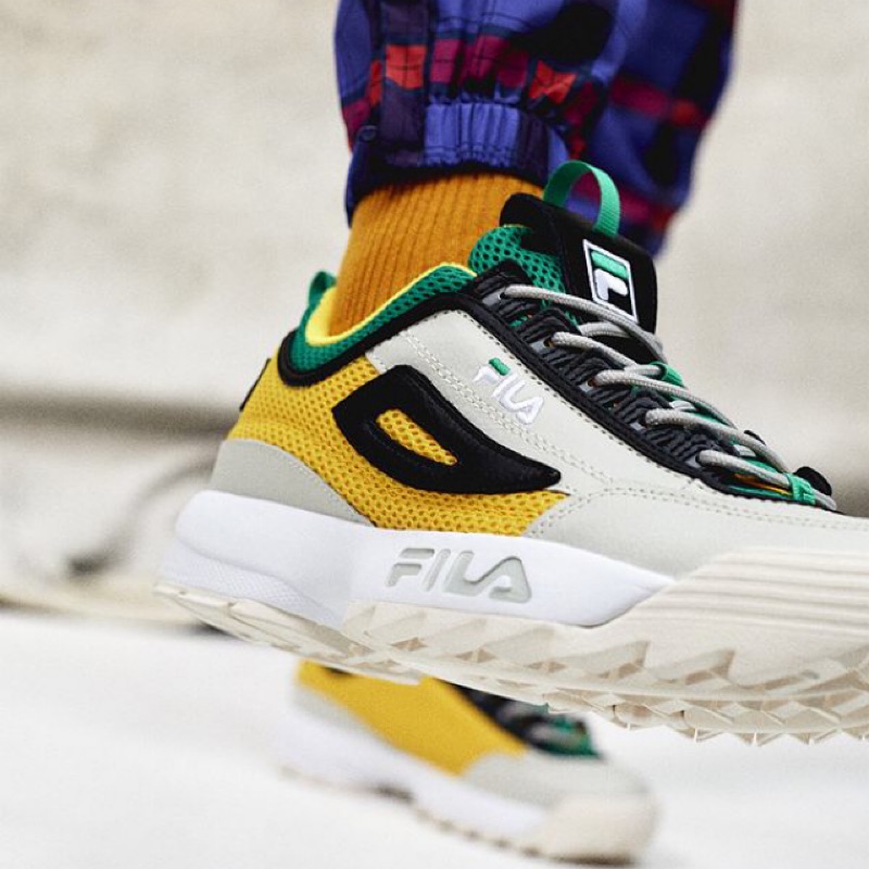 urban outfitters fila disruptor 2