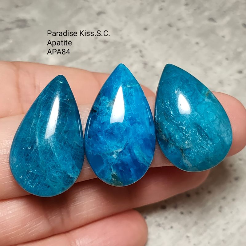 💎APA84.Apatite.天然星光體藍磷灰石.絕美的深海藍色系.無孔完整體(鑲嵌款裸石).3顆1組