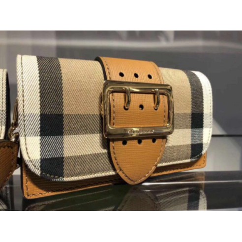 the buckle burberry