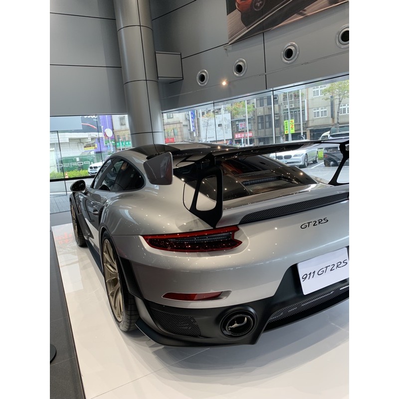 gt2碳纖維尾翼鎖點保時捷911