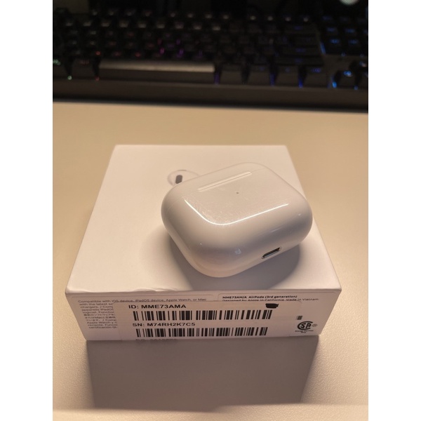 AirPods 3 二手 狀況良好 配件都在 線未使用