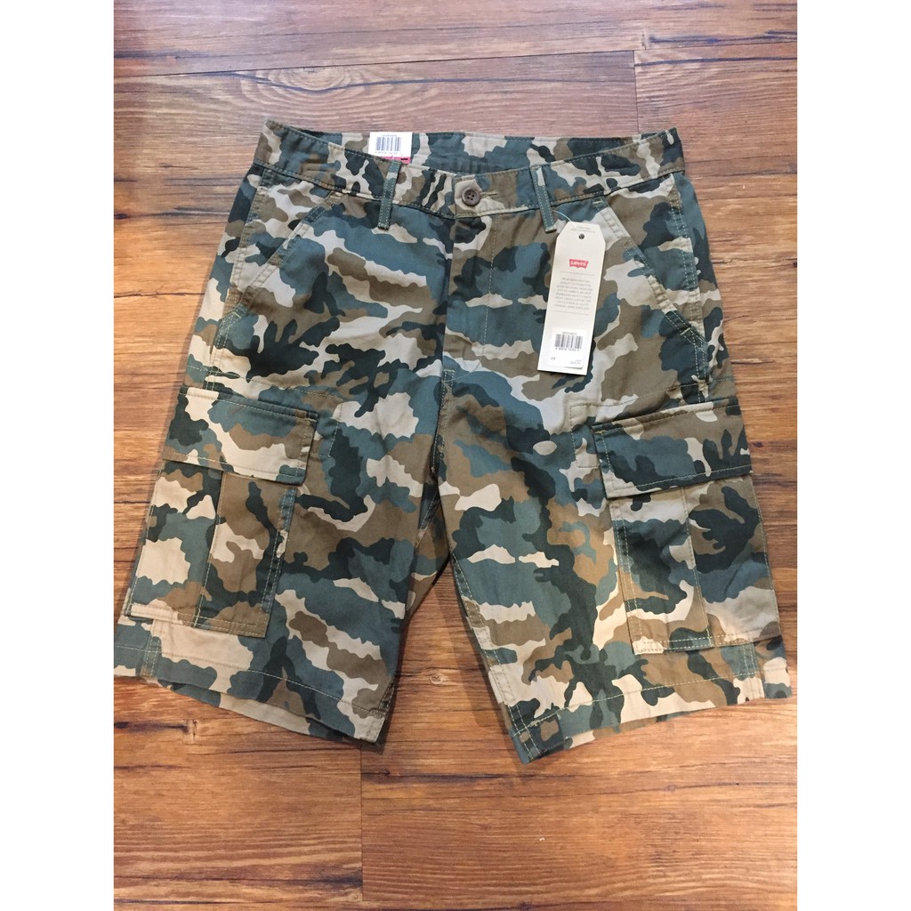 levis cargo shorts