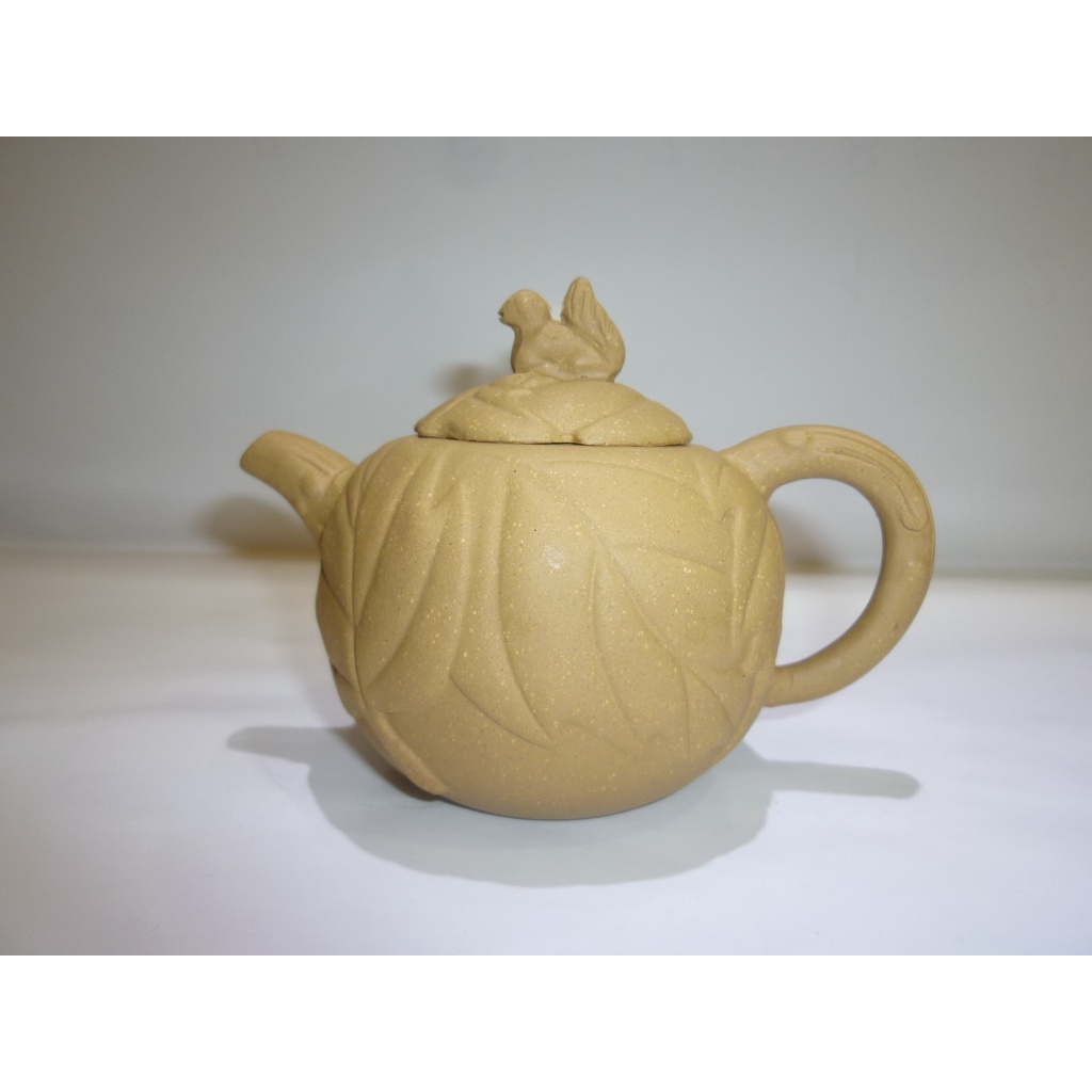 茶壺.紫砂壺.朱泥壺.手拉坯壺/早期緞泥楓葉松鼠壺