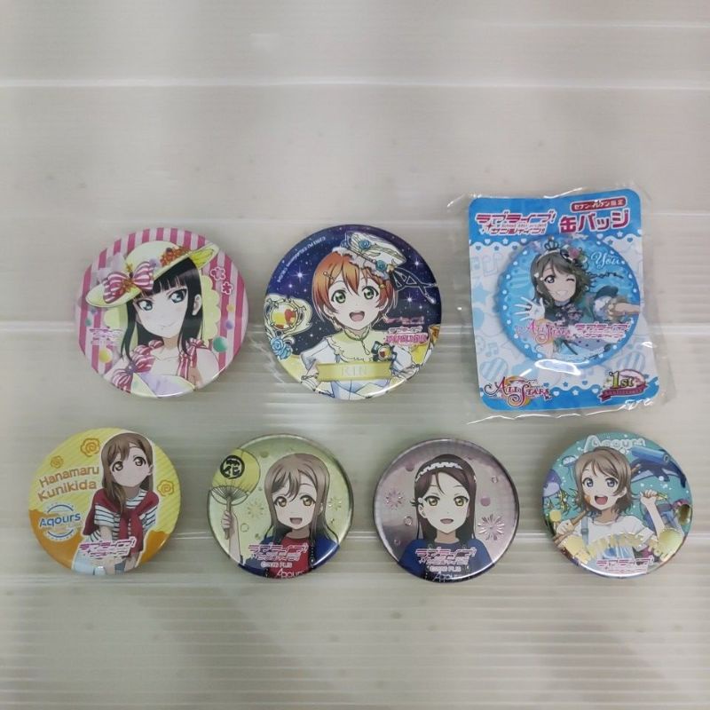 Lovelive 日版lovelive 物販限定別針胸章胸針扭蛋渡邊曜花丸梨子星空凜黛雅 蝦皮購物