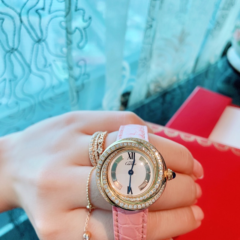 專櫃卡地亞 Cartier Trinity系列-經典三色金面盤三環真鑽鍍金 蝴蝶摺疊扣石英珠寶女錶腕錶