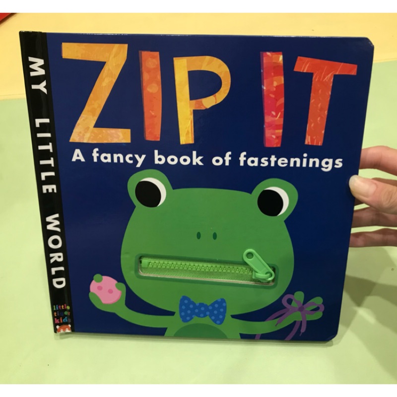 二手✌🏻寶寶硬頁操作書 拉鍊書 Zip It a fancy book of fastenings 生活自理 英文繪本