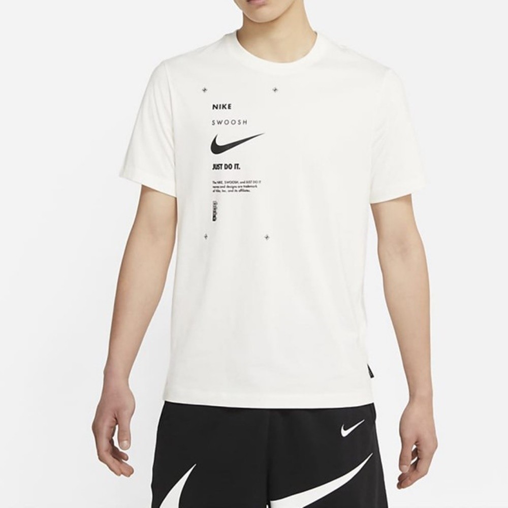 NIKE 短T SWOOSH TEE SACAI 白 前英文LOGO 解構 短袖T 男(布魯克林) DJ5374-110