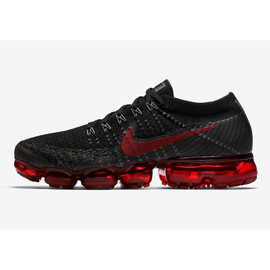 off white vapormax black on feet