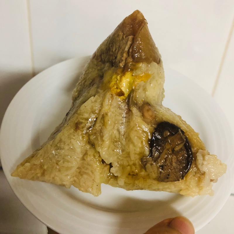 婆婆綁的 傳統南部月桃葉肉粽 65元 蝦皮購物