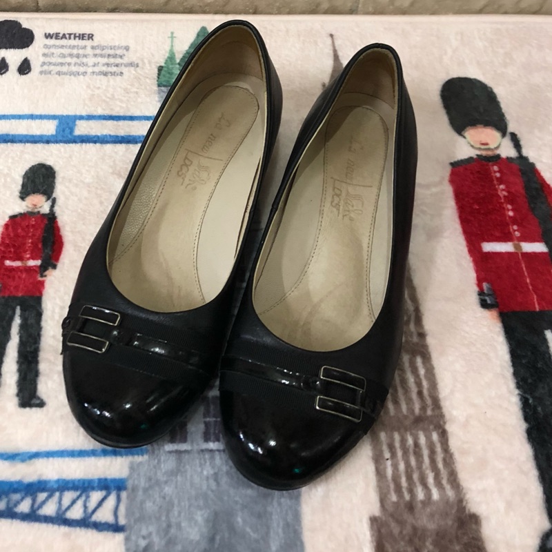 La new低跟女鞋，尺寸22.5，黑色